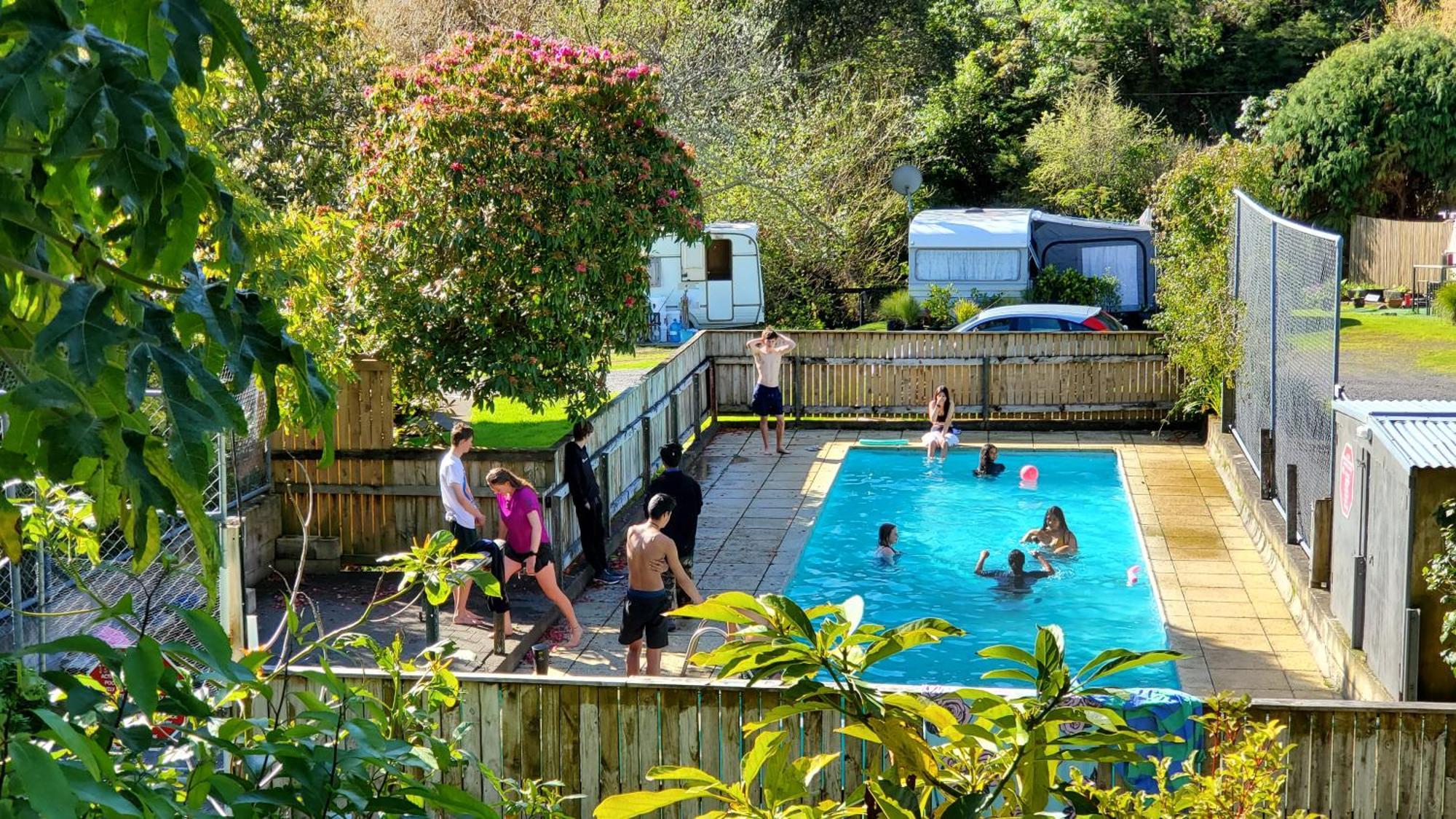 Dickson Holiday Park Thames Bagian luar foto
