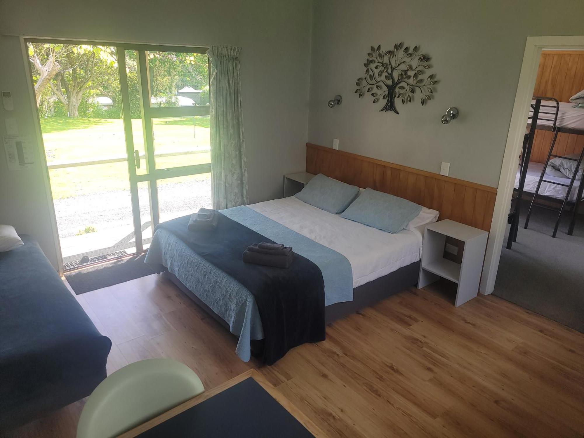 Dickson Holiday Park Thames Bagian luar foto