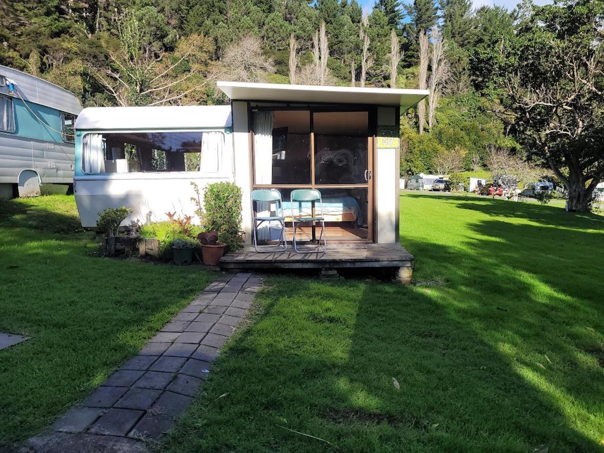Dickson Holiday Park Thames Bagian luar foto