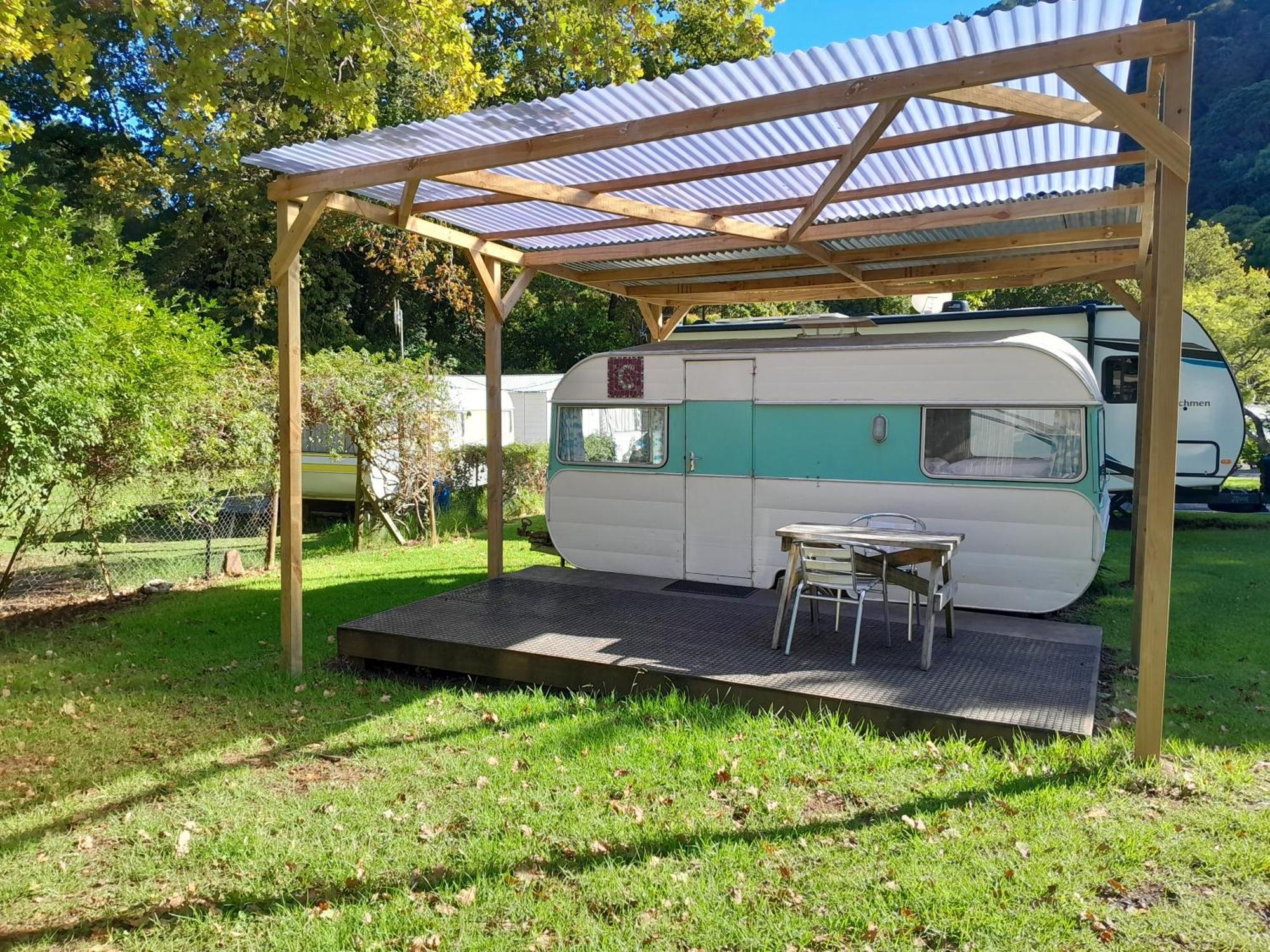Dickson Holiday Park Thames Bagian luar foto