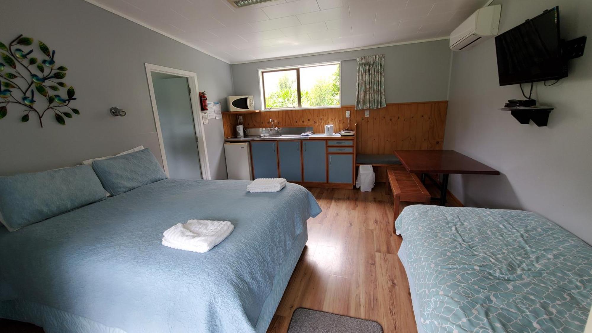 Dickson Holiday Park Thames Bagian luar foto