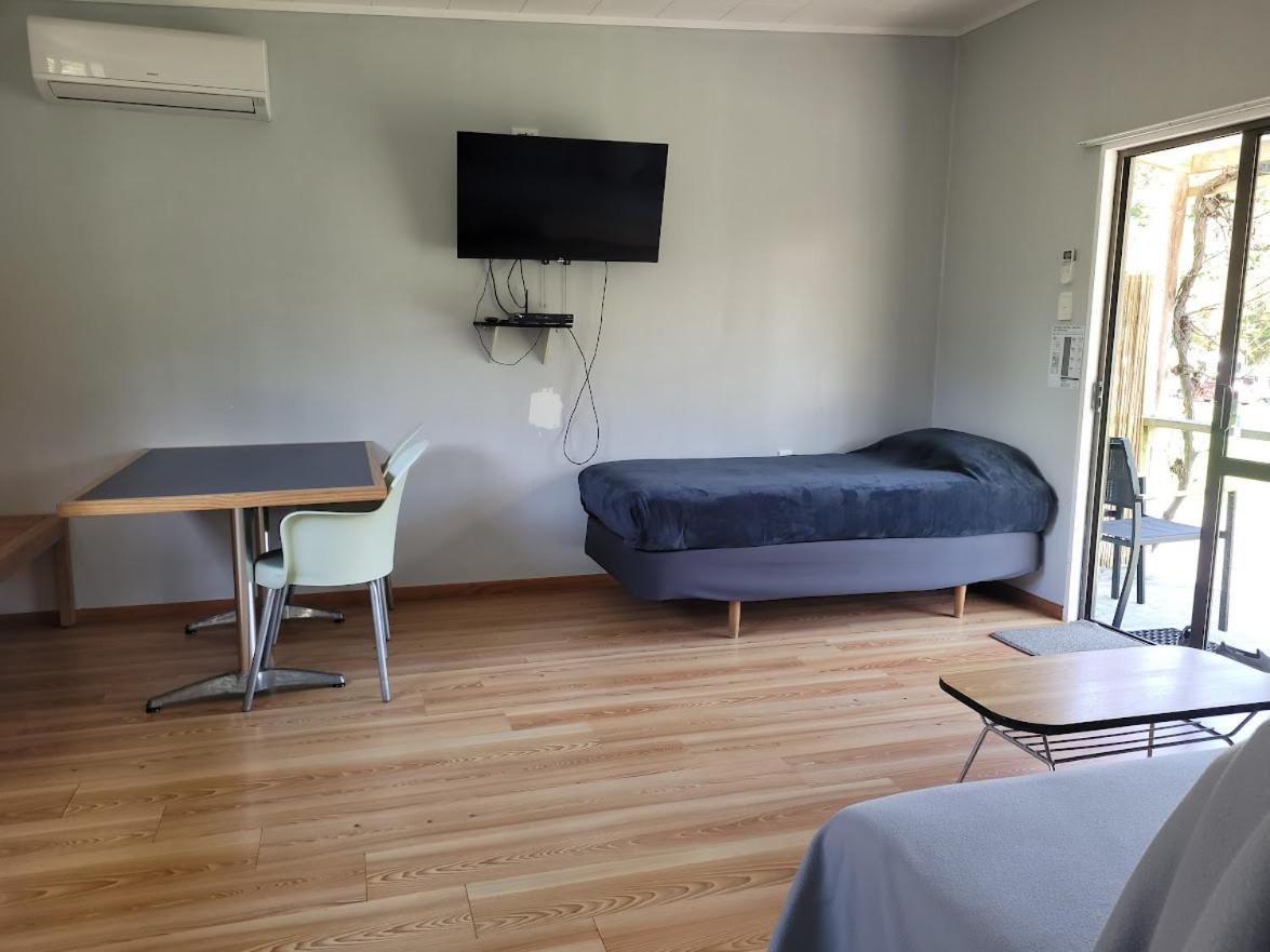 Dickson Holiday Park Thames Bagian luar foto